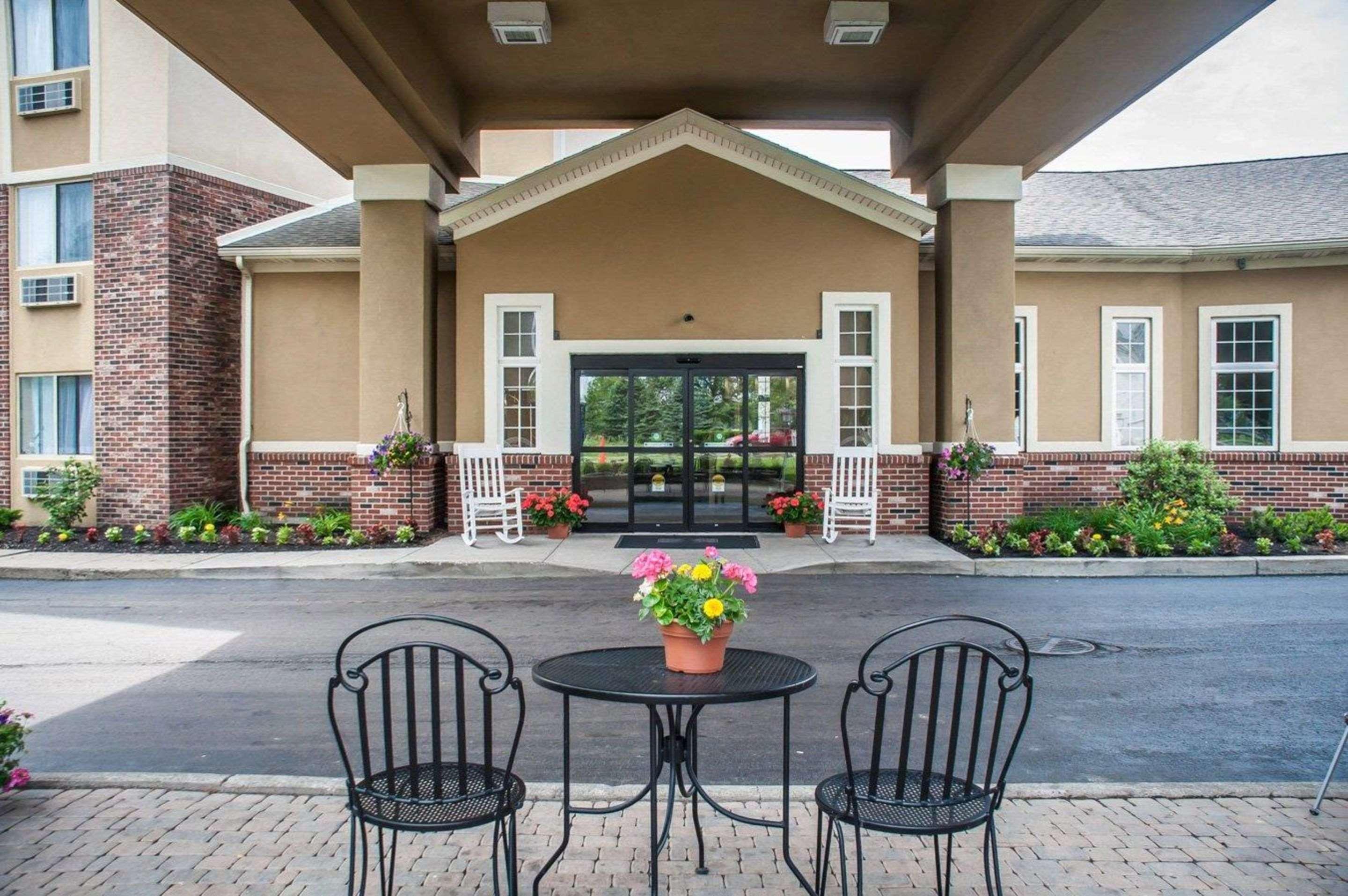 Comfort Inn University Amherst Extérieur photo
