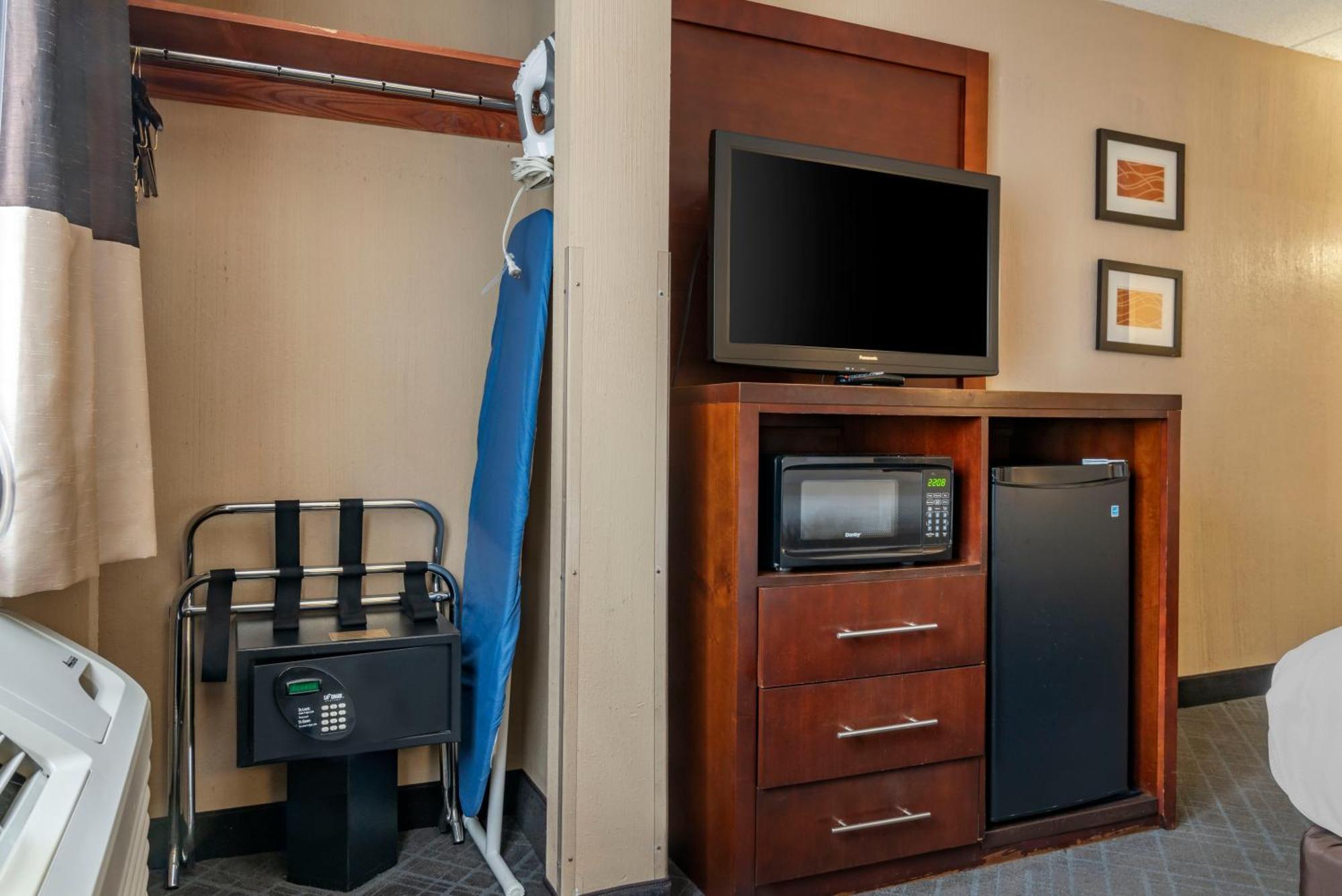 Comfort Inn University Amherst Extérieur photo