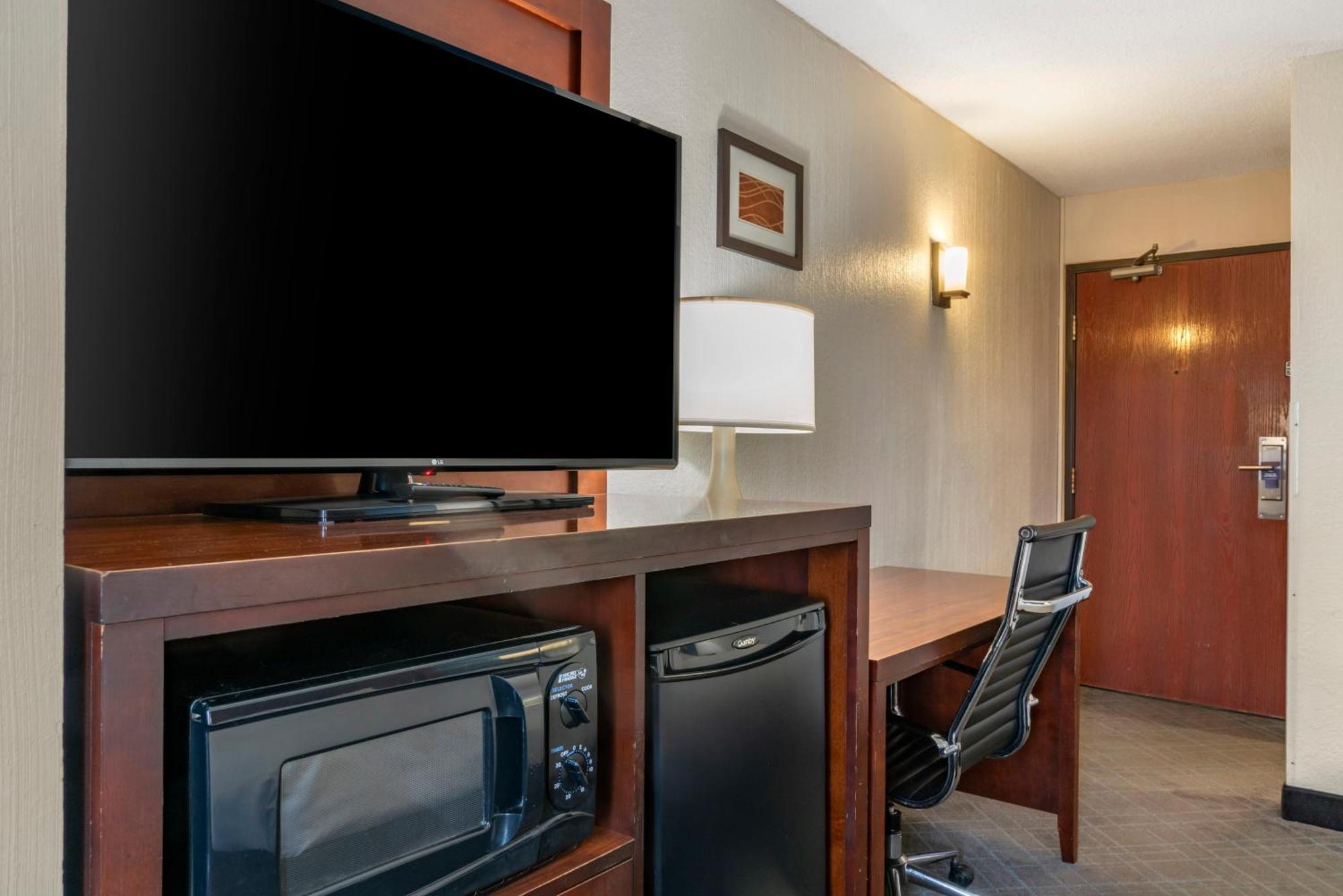 Comfort Inn University Amherst Extérieur photo