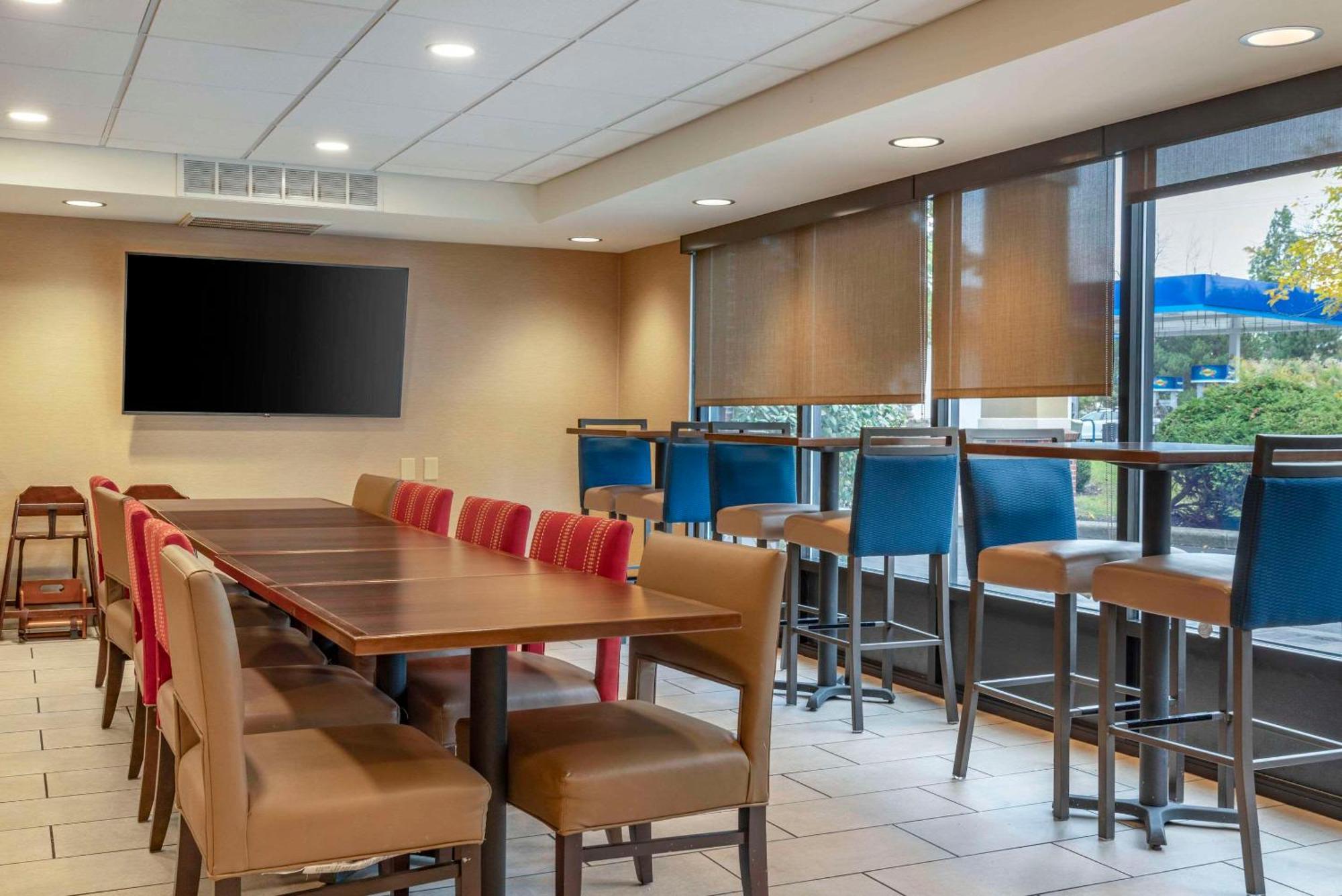 Comfort Inn University Amherst Extérieur photo