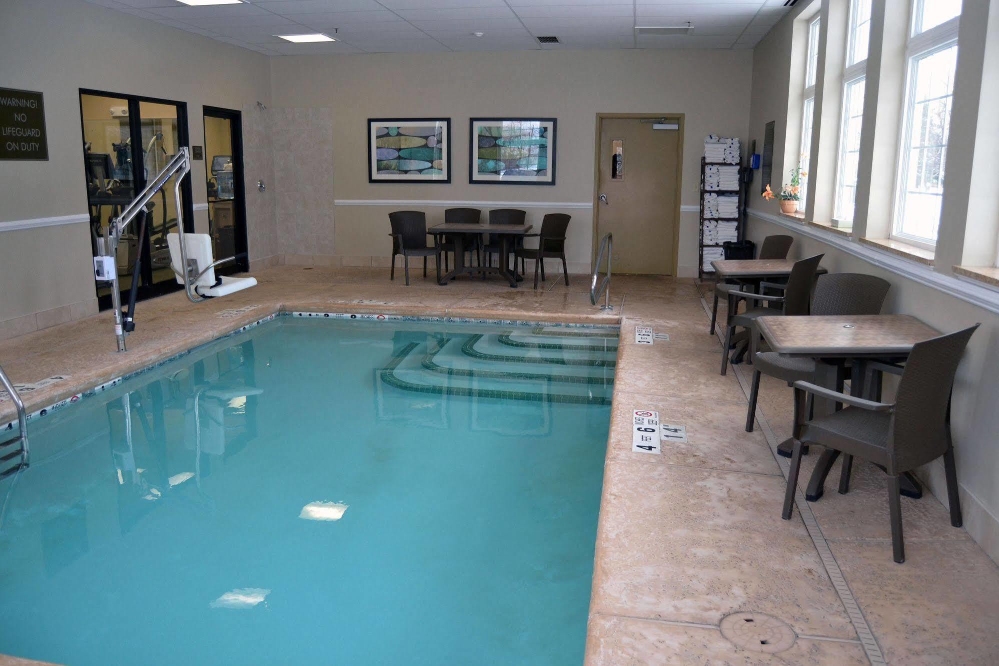 Comfort Inn University Amherst Extérieur photo